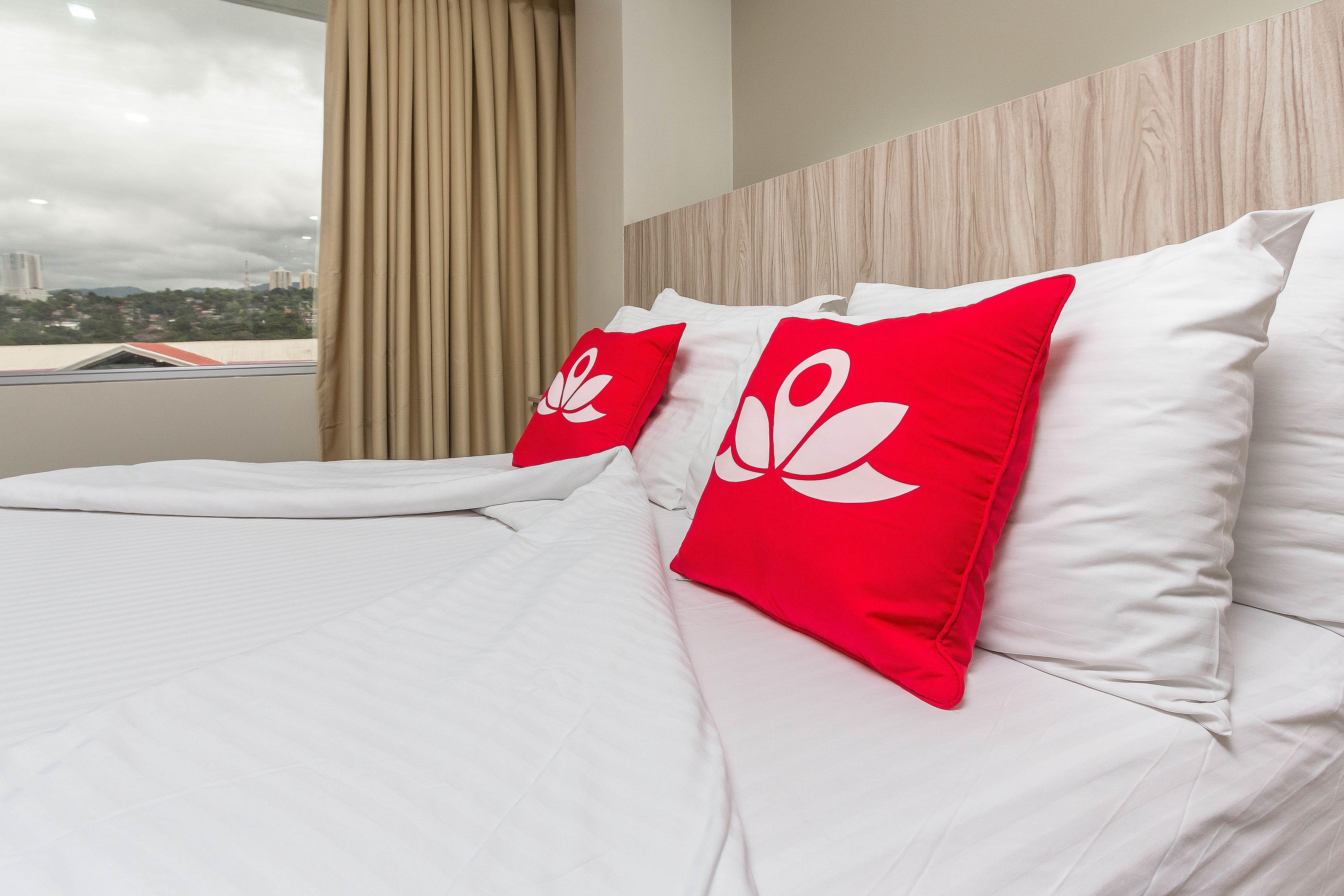 Zen Premium Banilad Hotel Cebu Екстериор снимка